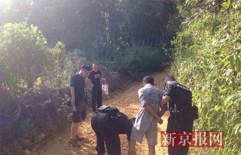 深圳一嫌犯押送惠州取证时脱逃 警察打手电封