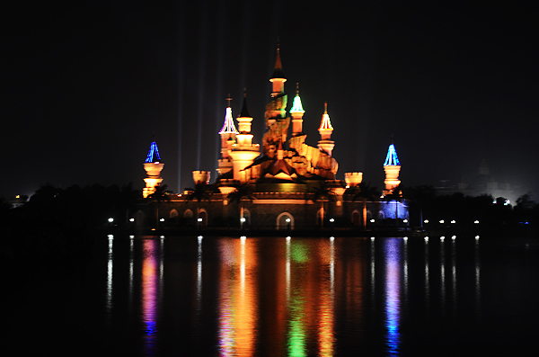 万圣节株洲方特园内百鬼夜行 童话王国被邪灵