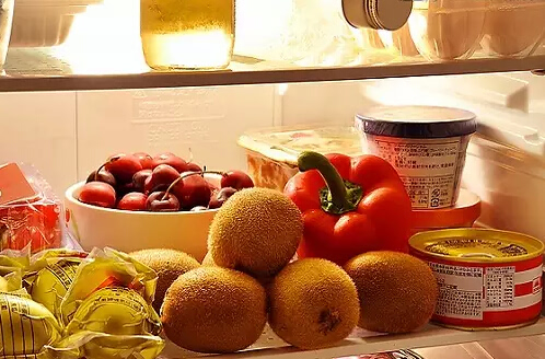 中国家庭每月冰箱食物浪费达120元|保质期|冰