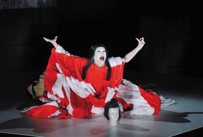 长城下,冷风中 《酒神》沉酣如梦|中日|酒神|长