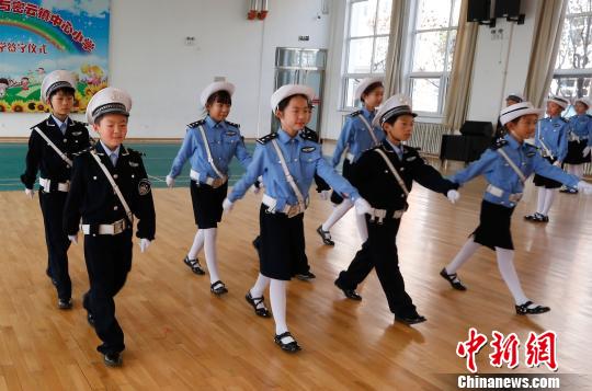 缩小城乡校际差距 北京郊区娃想转学变争着