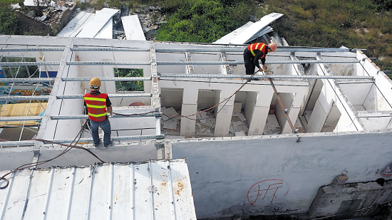 珠海超市私自搭建货仓和员工宿舍|珠海|宿舍|超市