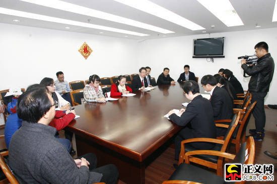 北京特色法庭博友行:带着计算器开会的金融街