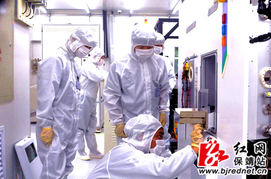 国内首条AWG晶圆生产线在保靖县建成投产|毕