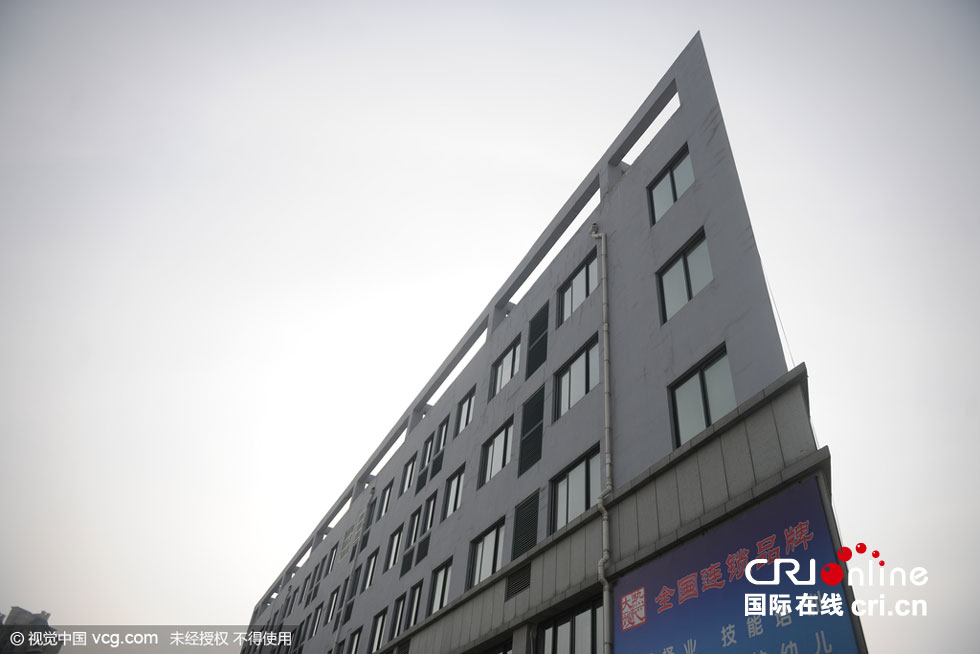 山东济南一高楼酷似纸片楼(高清组图)|大楼|纸