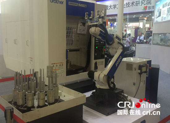 首届广东国际机器人及智能装备博览会在东莞举