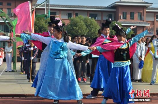 官方:义务教育教科书免费将统一面向城乡所有