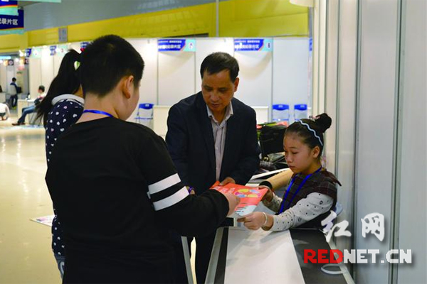 绥宁小学生拍摄纪录片获全国青少年科学影像节