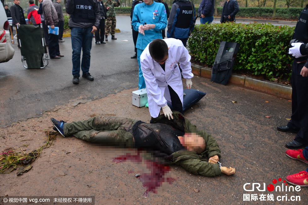 江西上饶武警击毙一持枪拒捕在逃杀人案主犯(