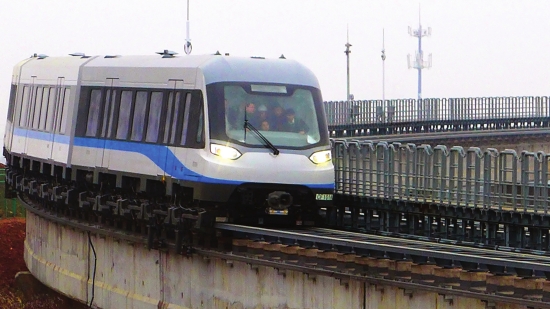 长沙磁浮列车首次上路试驾 明年上半年试运营