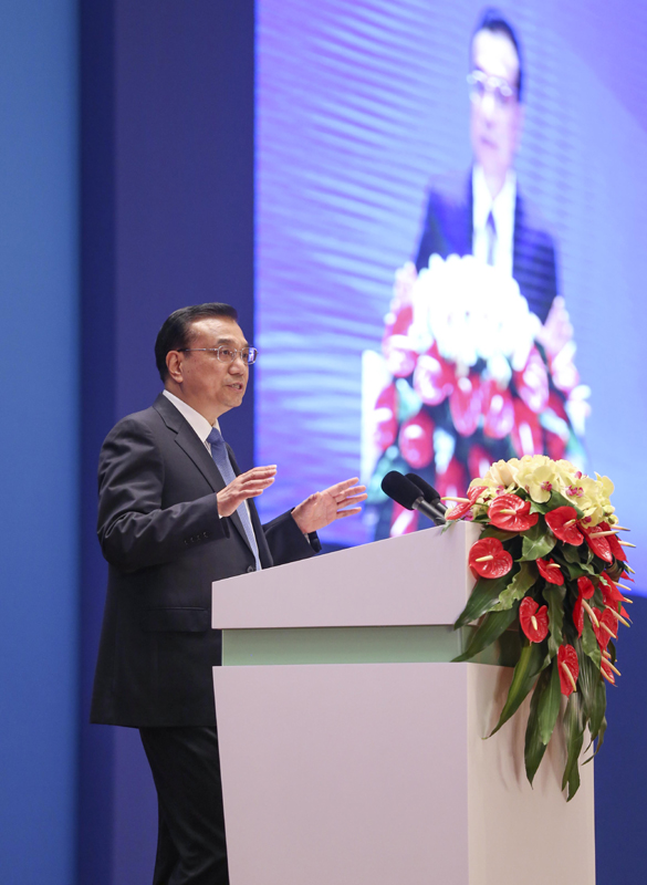 李克强:一个国家繁荣进步依靠全体人民创造力