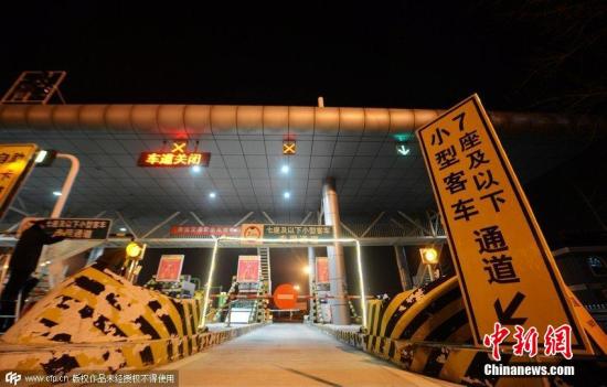资料图：收费公路。孟德龙 摄