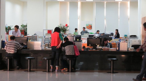 财政吃紧苗栗县府裁减百人 临时人员批不公(图