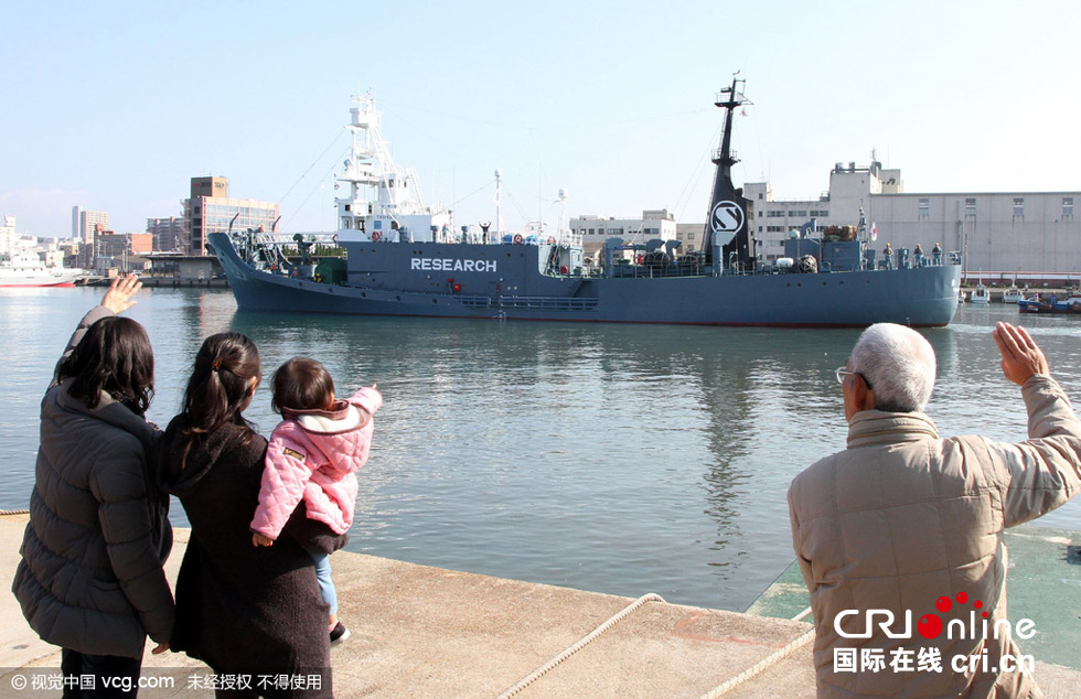 日本捕鲸船队出发前往南极海域(高清组图)