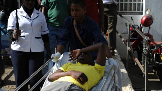 肯尼亚大学安全演习变踩踏事故 1人死亡37人受