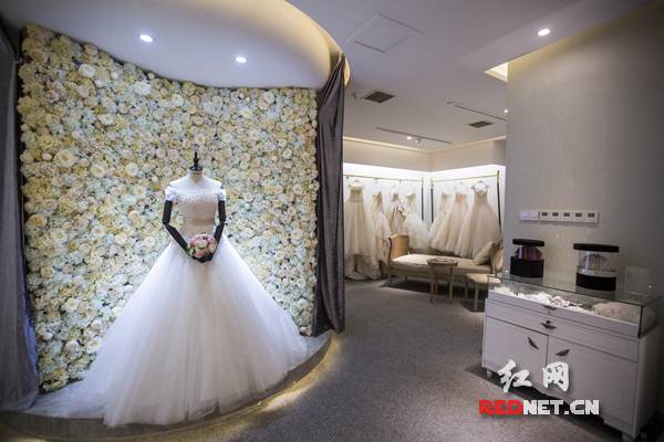 婚纱店模式_婚纱店门头