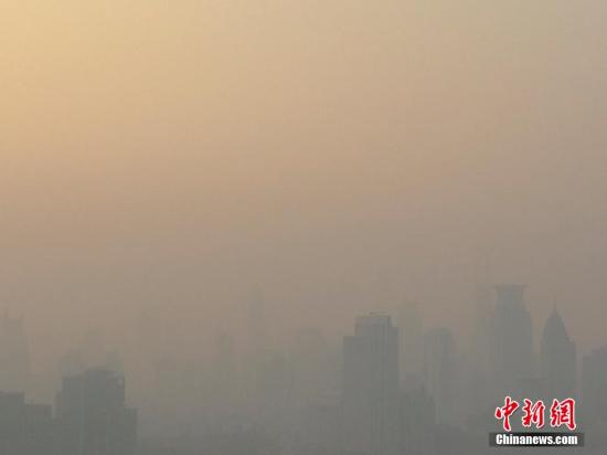 中央气象台发布霾黄色预警和大雾橙色预警