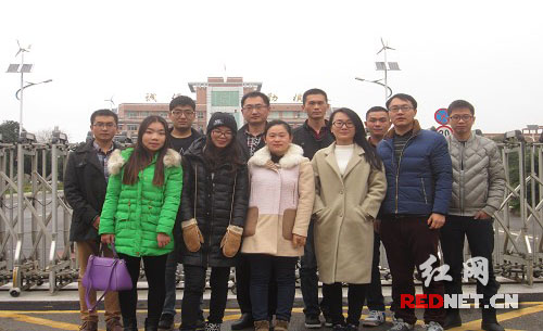 中南大学博士党员代表团赴宁乡一中讲学