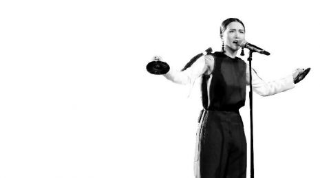 摇滚混搭老腔 谭维维给你一点颜色|谭维维|摇滚|崔健_新浪娱乐_新浪网