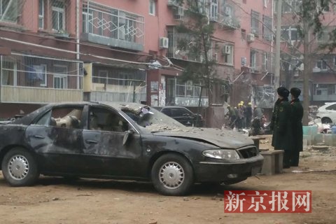 石景山爆炸房屋窗台飞过6层楼砸坏轿车|爆炸|被