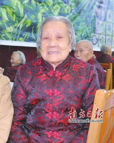 添人口添碗筷_碗筷卡通图片