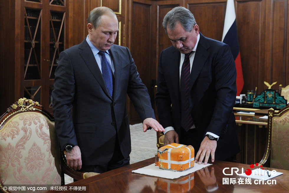 俄防长向普京展示遭土耳其击落战机 黑匣子 (高