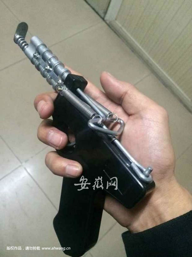 六安摊贩售火柴枪被收缴 可发射火柴棒2至3