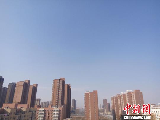 郑州现“上合蓝”天空一碧如洗(图)