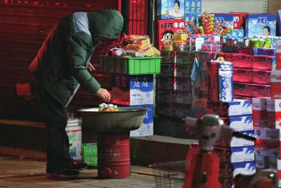 塑料瓶加热饮料能喝吗?专家:不要经常喝 不宜