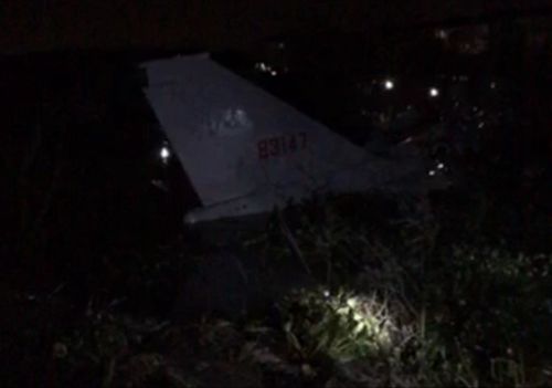 海军航空兵一架双座型歼-10战机在浙江坠毁