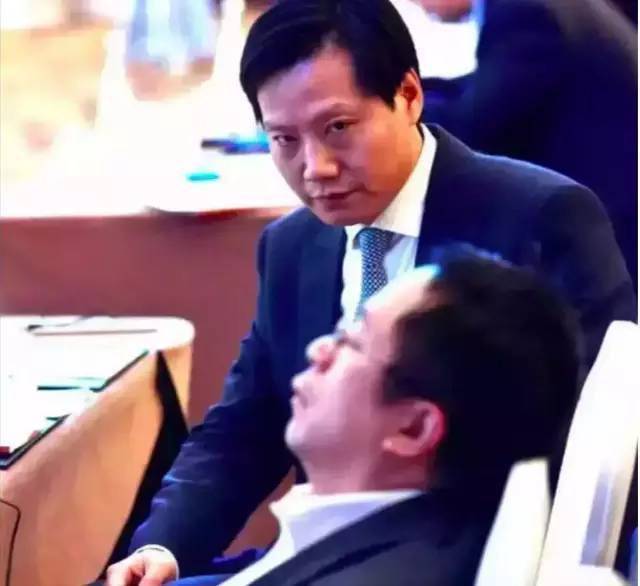 周鸿祎自嘲:雷军看着我睡觉,我就网红了