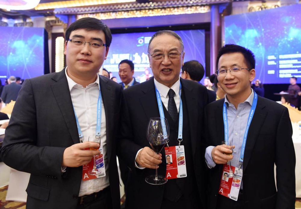 相差40岁的创业者对话:柳传志、张一鸣畅谈互