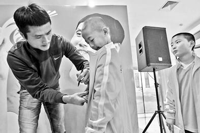 邵佳一退役生活:出任百队杯大使 重回校园充电