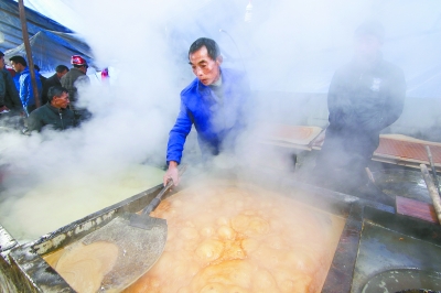 年生产红糖可达300吨古老的红糖加工渐渐成为当地老百姓增收的支柱