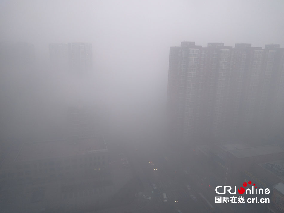 重污染红色预警解除 北京再陷重度雾霾(组图)