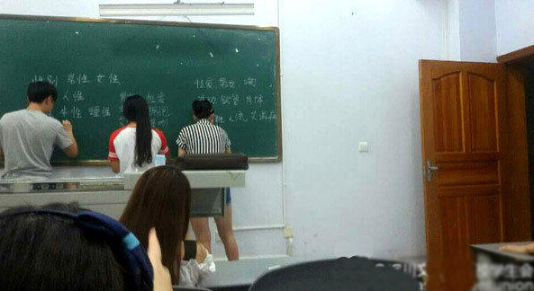 内地 博士生 在香港女厕 偷窥被捕  律师:未受正规