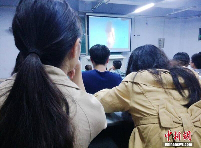 内地 博士 生在香港 女厕偷窥被捕  律师:未受正规