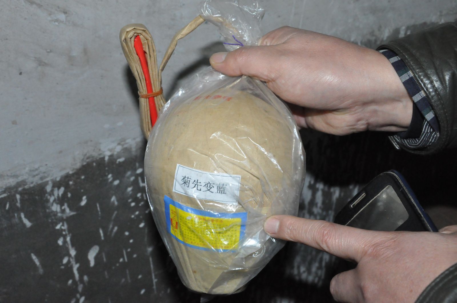 5000余件烟花爆竹非法藏民房 大冶警方及时转
