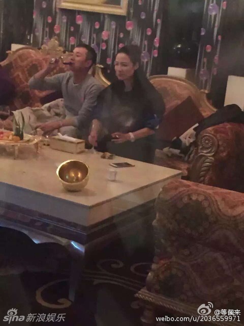 文章挽手女友人惹是非 马伊琍证老公清白|微博