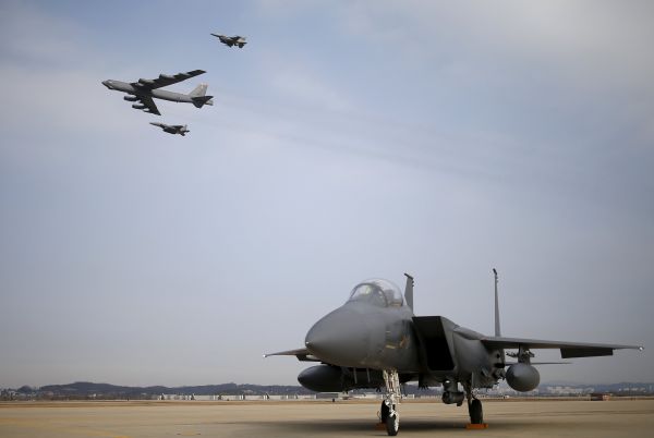 外媒:美派B-52赴韩彧暗示让中国对朝鲜施压