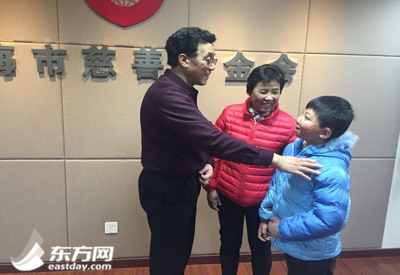 慈善作为事业爱心不分地域--记上海慈善之星