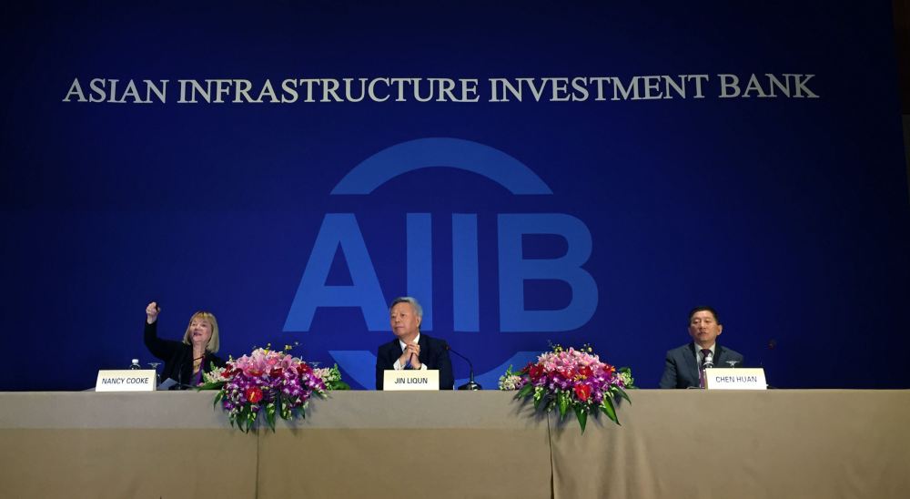 亚投行首任行长金立群:会把特别基金的每一分