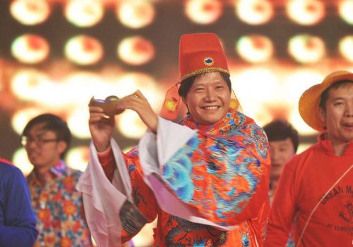 王健林唱功刷爆朋友圈 马云刘强东等年会如何