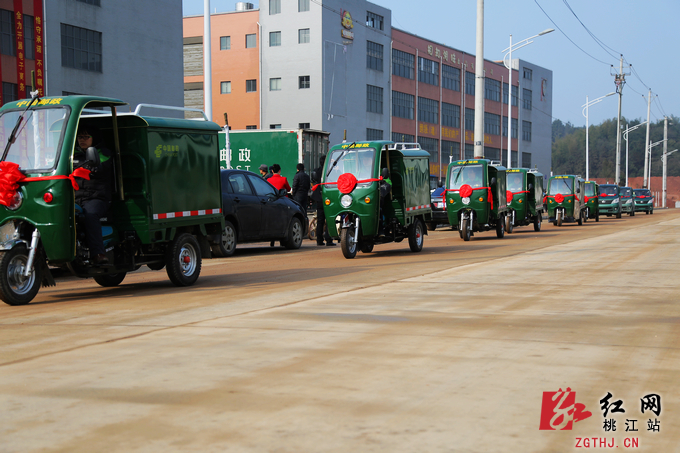 桃江县52台中国邮政车投入农村电商物流配送