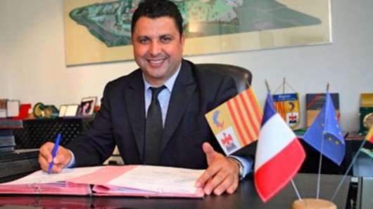 法野鸡大学靠中国人救活:交钱就能上 性交易换