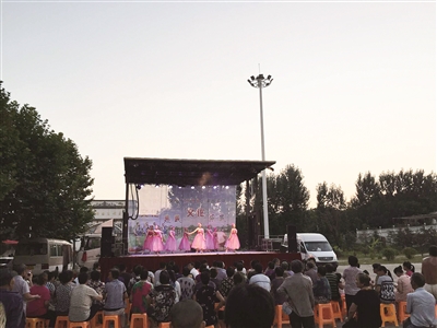 美丽乡村甘泉湖 路灯村村亮,水泥路户户通