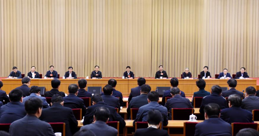 孟建柱:把防控风险服务发展摆在更加突出位置