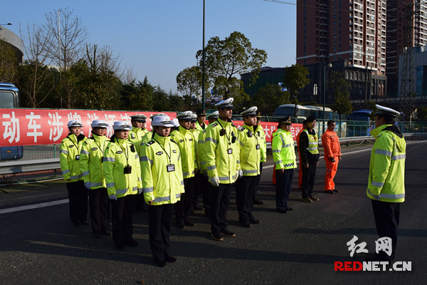 长沙高速交警举行 2016年春运启动 仪式_新浪新