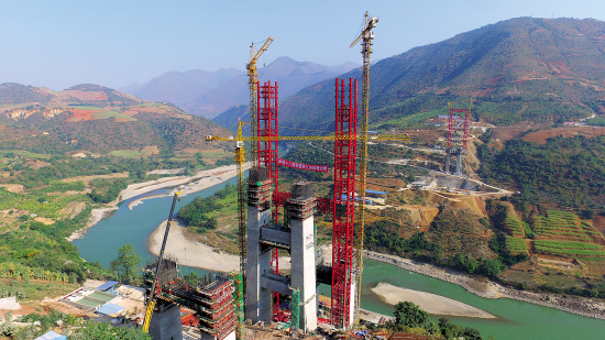 中缅国际铁路怒江特大桥全面开工