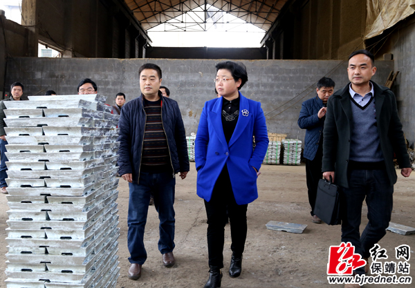 杨志慧一行走访慰问企业困难职工